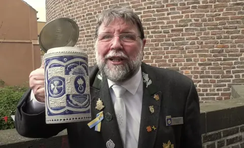 Schützen beim Fest am Dicken Turm 2024